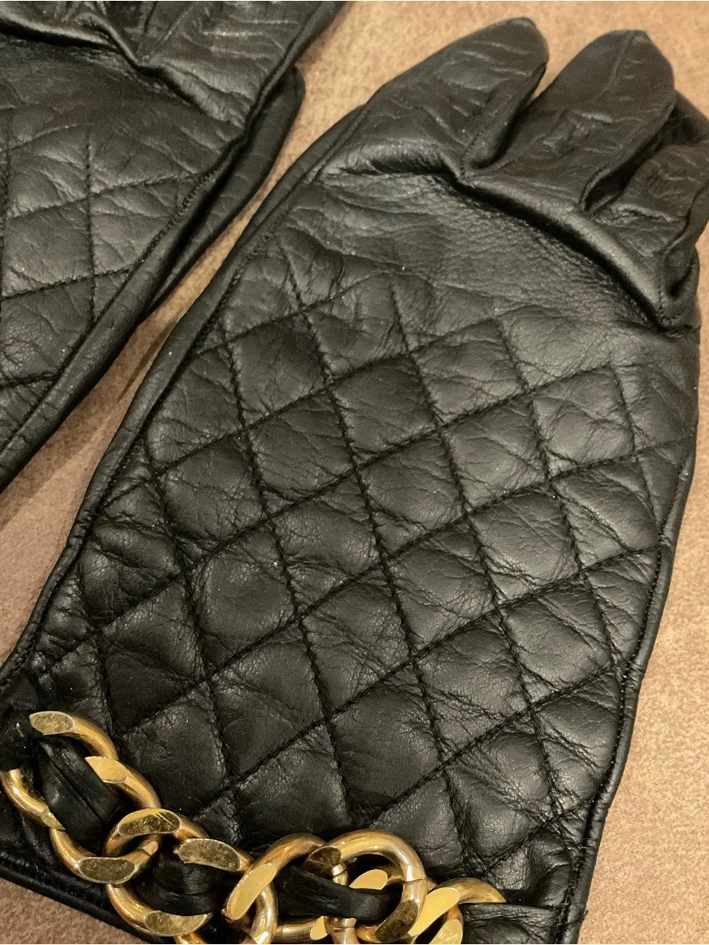 Neiman Marcus Black Quilted Leather Gloves